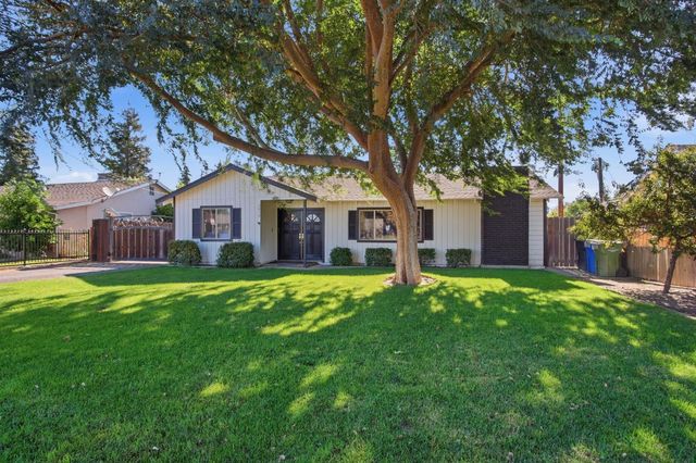 3010 Lester Rd, Denair, CA 95316