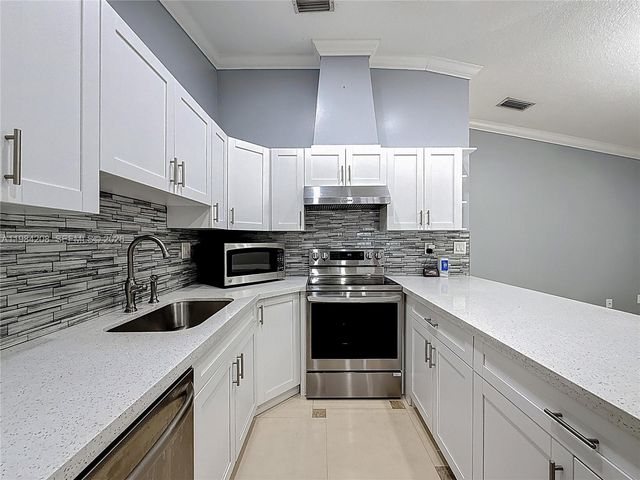 1163 NW 134th Pl, Miami, FL 33182