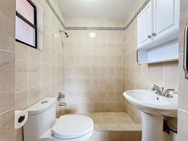 1163 NW 134th Pl, Miami, FL 33182