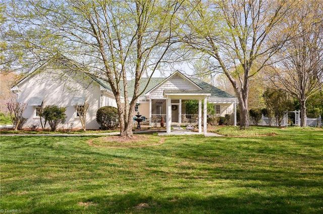 6398 Skylark Road, Pfafftown, NC 27040