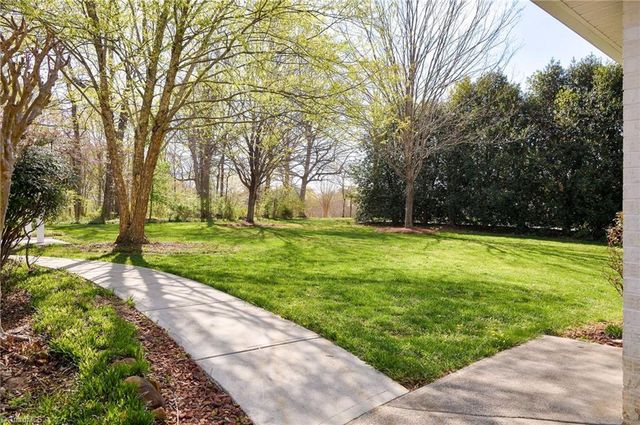 6398 Skylark Road, Pfafftown, NC 27040