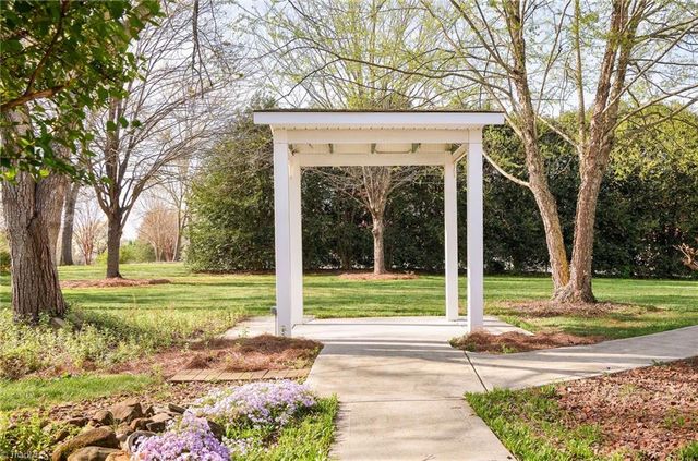 6398 Skylark Road, Pfafftown, NC 27040