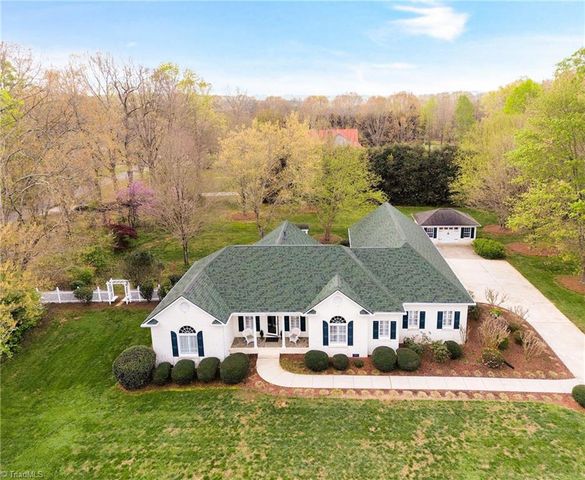 6398 Skylark Road, Pfafftown, NC 27040