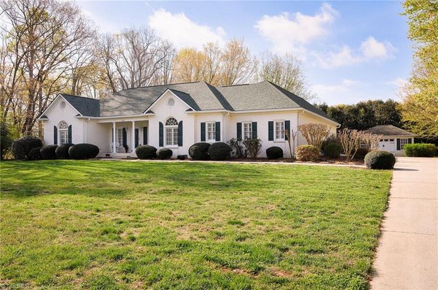 6398 Skylark Road, Pfafftown, NC 27040