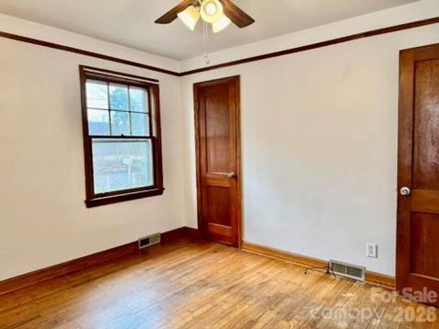 29 Evergreen Avenue, Asheville, NC 28806