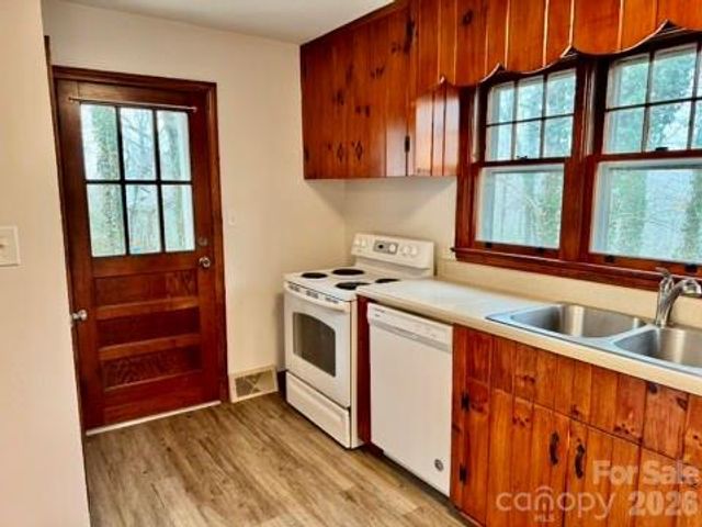 29 Evergreen Avenue, Asheville, NC 28806