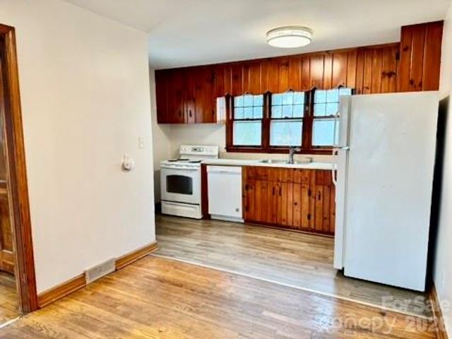 29 Evergreen Avenue, Asheville, NC 28806