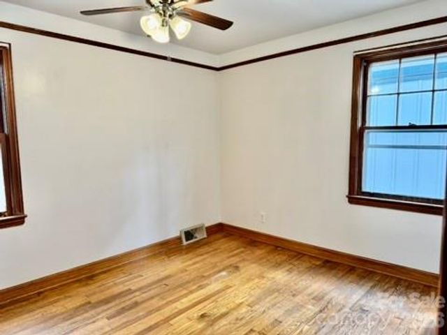 29 Evergreen Avenue, Asheville, NC 28806