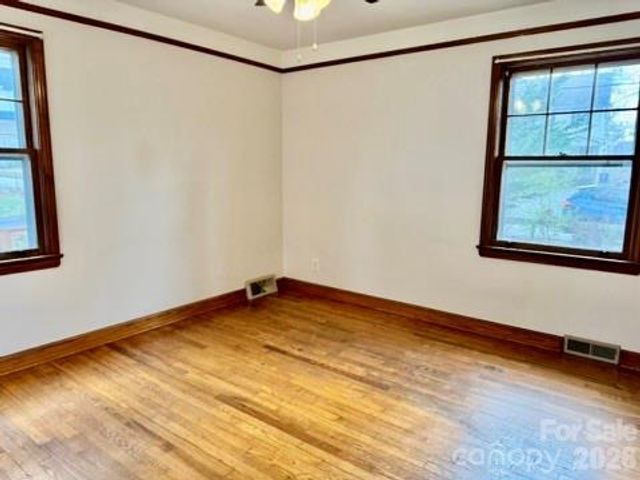 29 Evergreen Avenue, Asheville, NC 28806