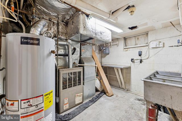 1004 WHITE OAK DR, Oxon Hill, MD 20745