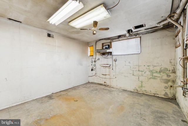 1004 WHITE OAK DR, Oxon Hill, MD 20745