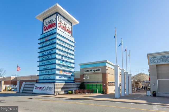 1004 WHITE OAK DR, Oxon Hill, MD 20745