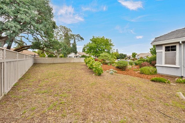 416 Barusch Ct, Roseville, CA 95747