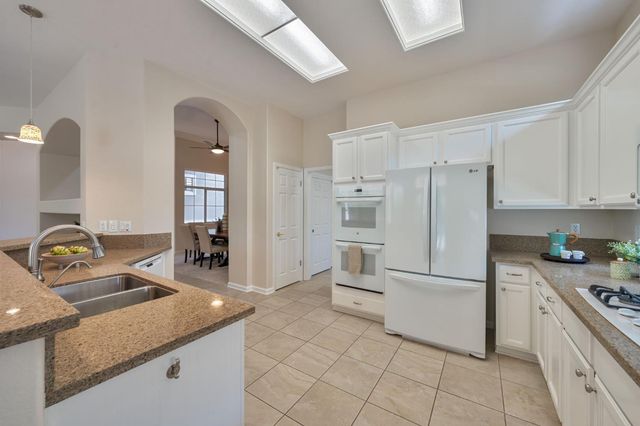 416 Barusch Ct, Roseville, CA 95747
