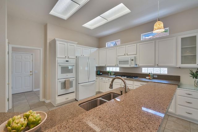 416 Barusch Ct, Roseville, CA 95747