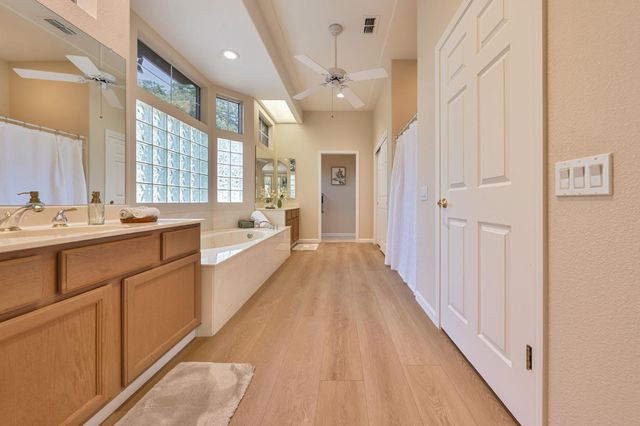 416 Barusch Ct, Roseville, CA 95747