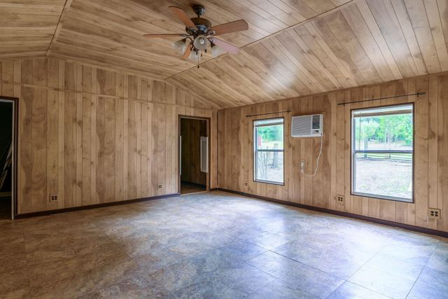 1738 White Cedar Rd, Big Sandy, TX 75755