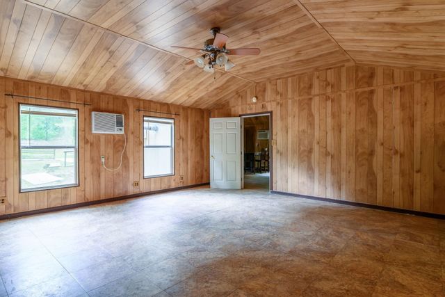 1738 White Cedar Rd, Big Sandy, TX 75755