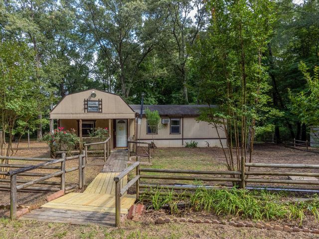 1738 White Cedar Rd, Big Sandy, TX 75755