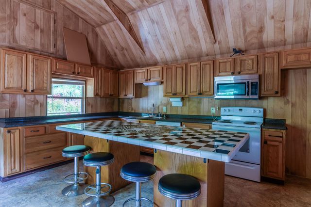 1738 White Cedar Rd, Big Sandy, TX 75755