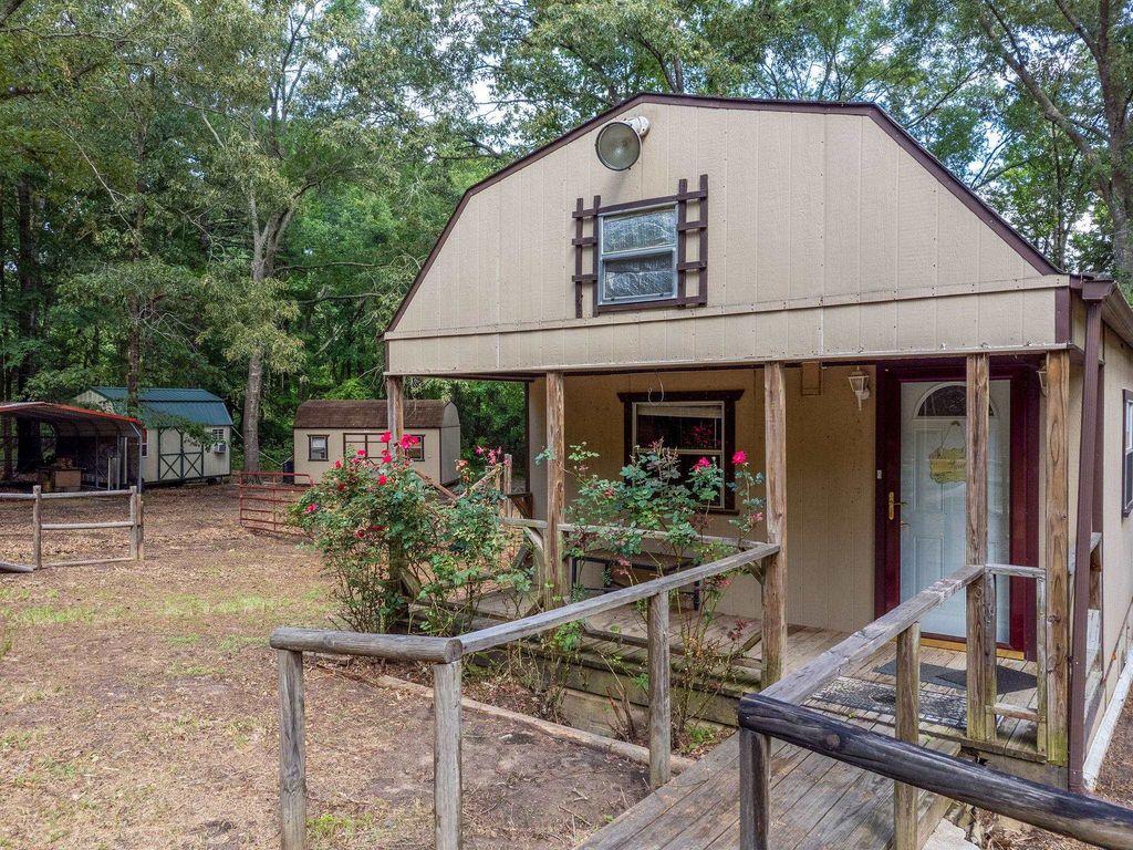 1738 White Cedar Rd, Big Sandy, TX 75755