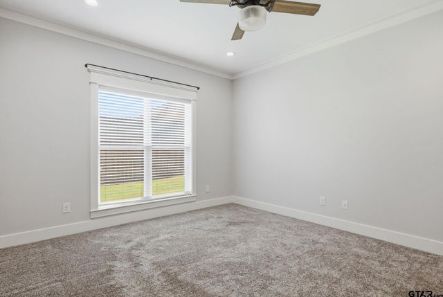 217 Smith Cir, Lindale, TX 75771