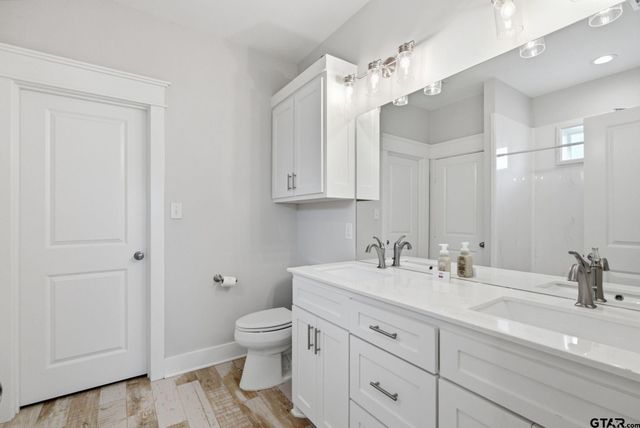 217 Smith Cir, Lindale, TX 75771