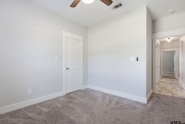 217 Smith Cir, Lindale, TX 75771