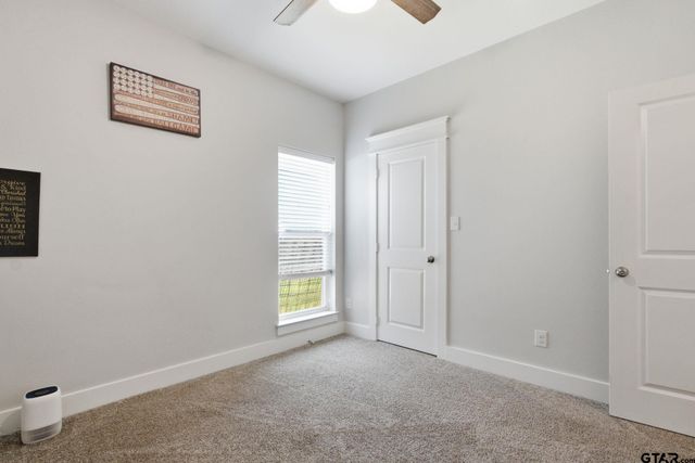 217 Smith Cir, Lindale, TX 75771