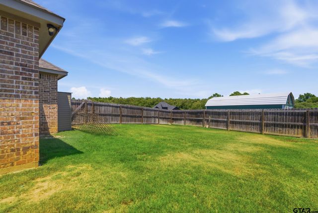217 Smith Cir, Lindale, TX 75771