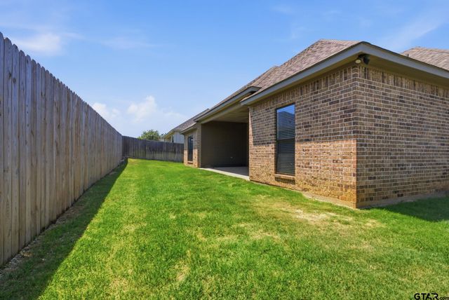 217 Smith Cir, Lindale, TX 75771
