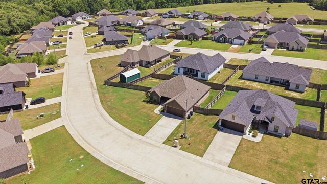 217 Smith Cir, Lindale, TX 75771
