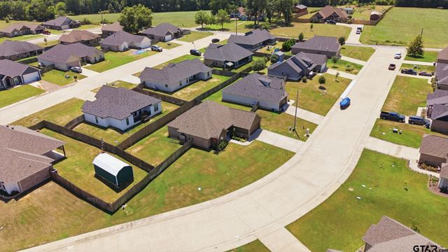217 Smith Cir, Lindale, TX 75771