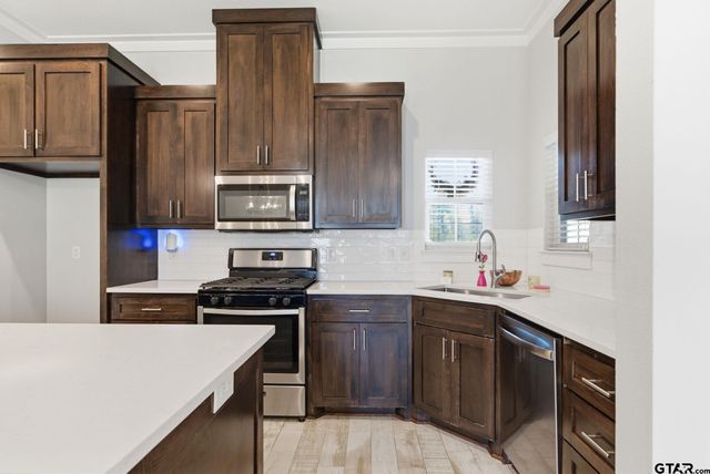 217 Smith Cir, Lindale, TX 75771