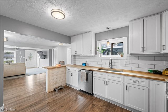 1887 Hillsdale Drive, Twinsburg, OH 44087