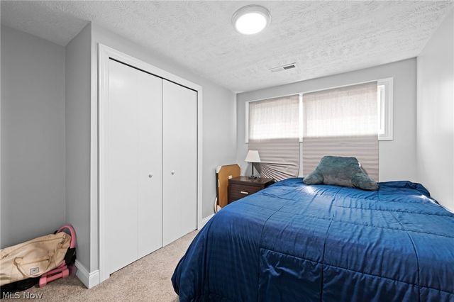 1887 Hillsdale Drive, Twinsburg, OH 44087