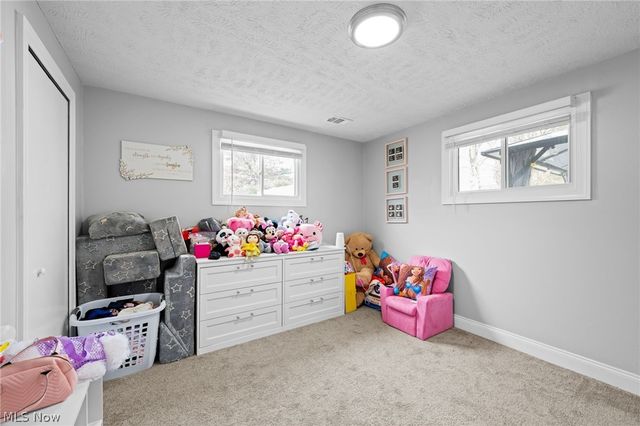 1887 Hillsdale Drive, Twinsburg, OH 44087