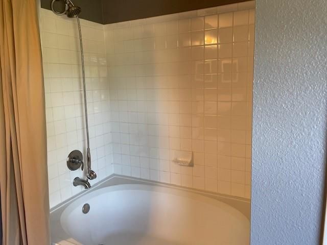 2727 High Point DR, Round Rock, TX 78664