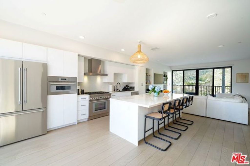6208 Tapia Drive A, Malibu, CA 90265