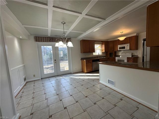 528 White Oak DR, Virginia Beach, VA 23462