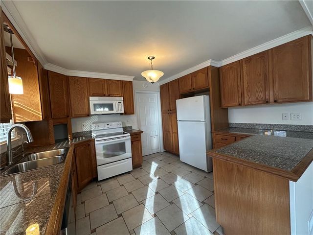 528 White Oak DR, Virginia Beach, VA 23462