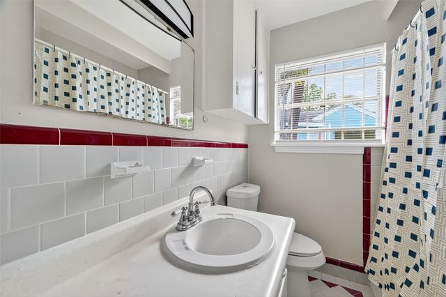 6112 Pineway Boulevard, Houston, TX 77023