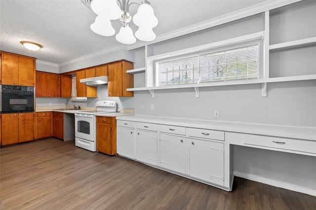 6112 Pineway Boulevard, Houston, TX 77023