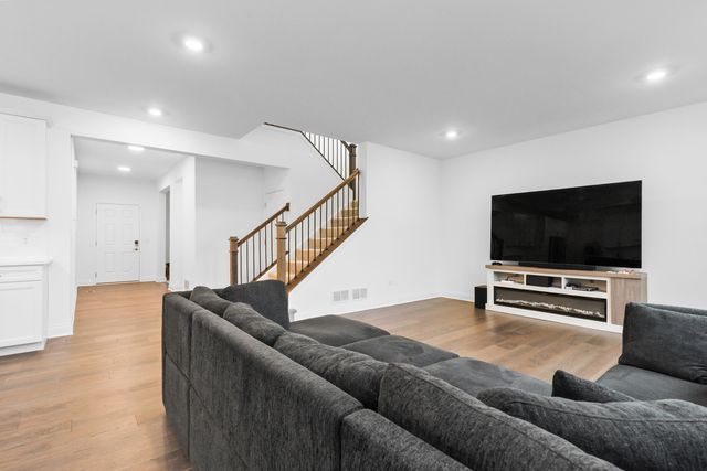 1014 Dr. John Burkey Drive, Algonquin, IL 60102