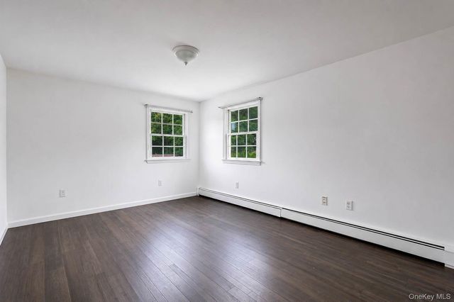 18 Worden Place, West Babylon, NY 11704