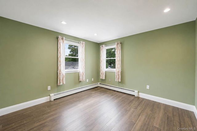 18 Worden Place, West Babylon, NY 11704