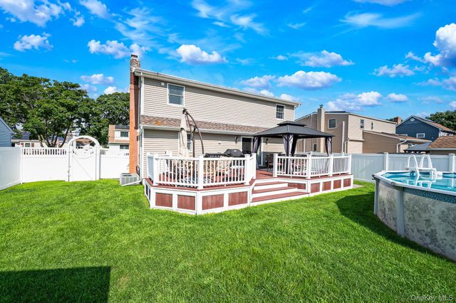 18 Worden Place, West Babylon, NY 11704