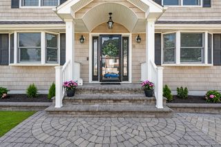 18 Worden Place, West Babylon, NY 11704