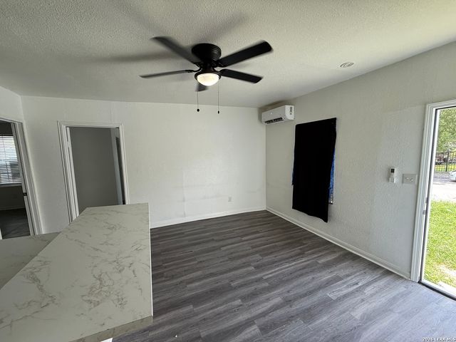 5415 Buena Vista St Apt 3, San Antonio, TX 78237