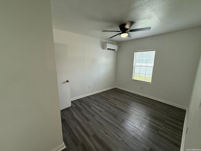 5415 Buena Vista St Apt 3, San Antonio, TX 78237